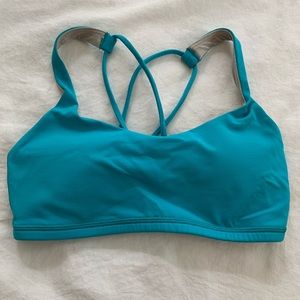 lulu sports bra-brand new